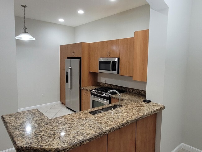 Building Photo - 3020 NW 125th Ave Unit 417