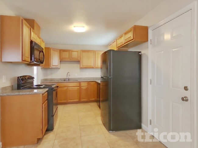 Photo - 207 Roger St