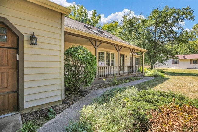 Photo - 1705 Lake Shore Dr