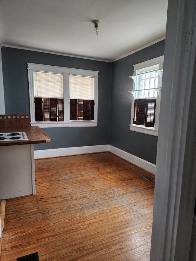 Photo - 2 Bedroom 2 bath house 1850 Square Foot!! Lots of Room!!