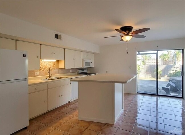 Photo - 11 E Cora Lee Dr