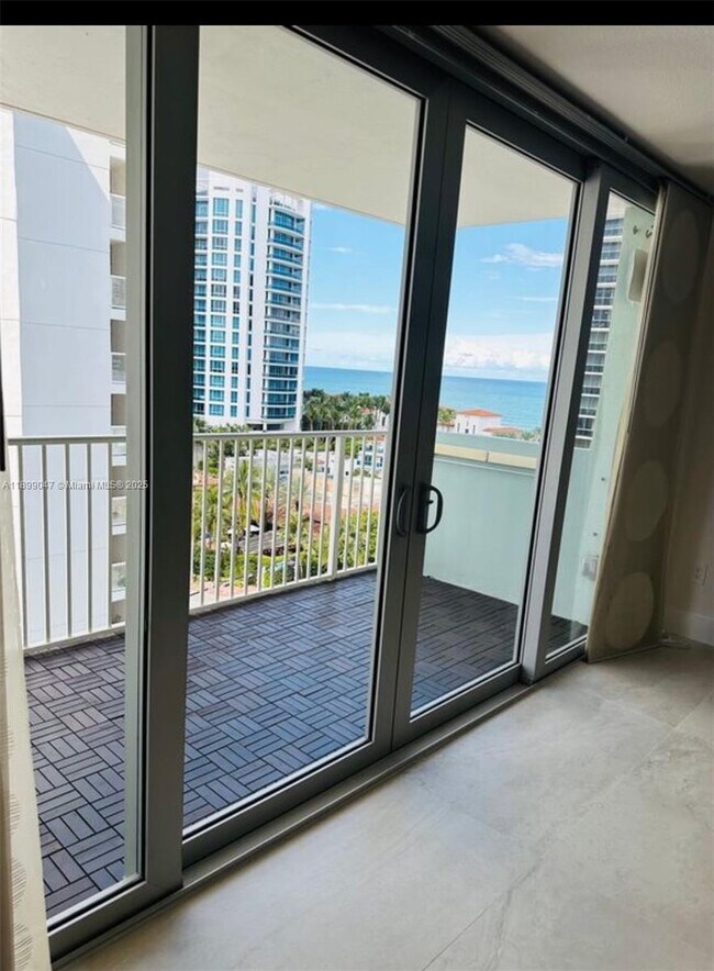 Photo - 5838 Collins Ave Unidad 9D