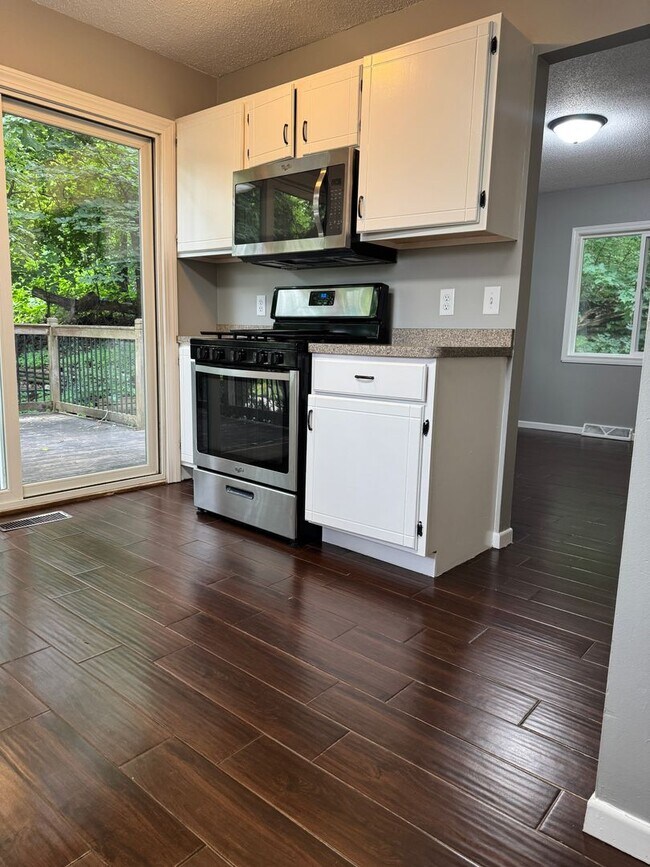 Photo - Stunning 3 Bedroom 2 Bathroom Home in Burn...