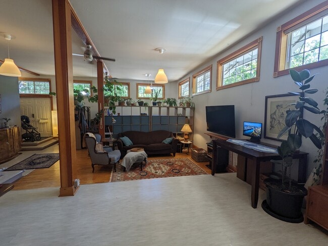 Photo - 939 SE 35th Ave