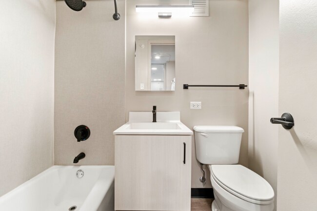 Photo - 1946 W Ogden Ave