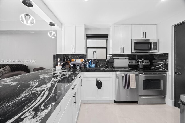 Photo - 2302 S Cypress Bend Dr Unit 306