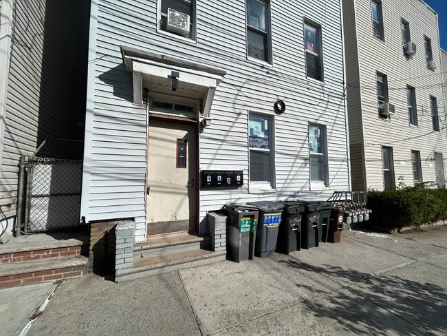 Building Photo - 1826 Unionport Rd