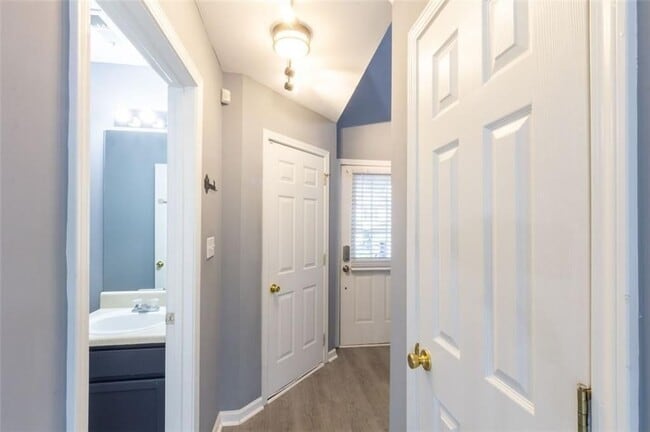 Photo - 6726 Gallant Ct SE