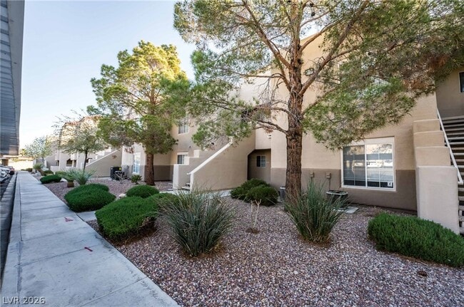 Photo - 1908 Villa Palms Ct Unit 202
