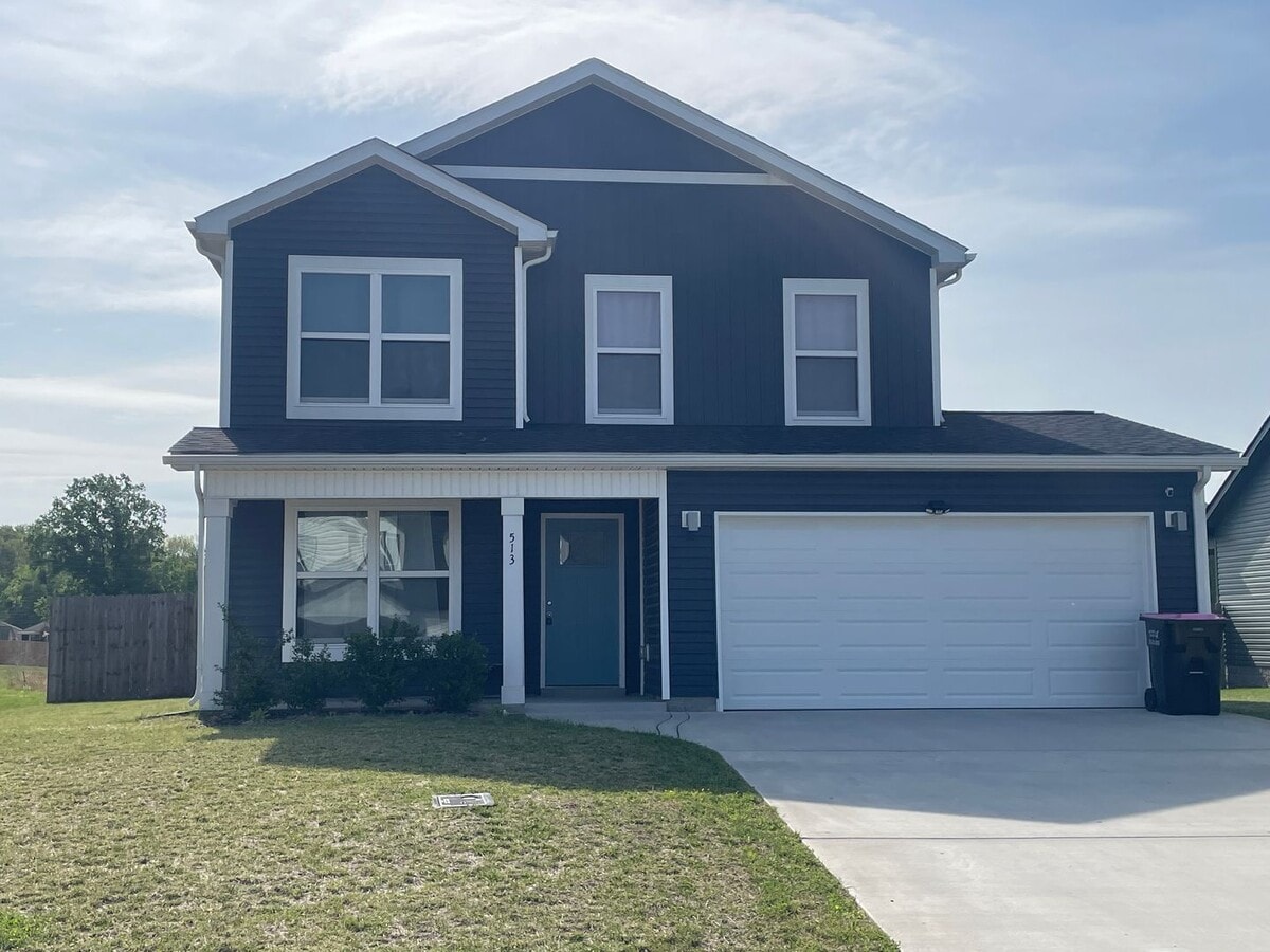 Photo - 3 Bedroom Pet Friendly Home For Rent!