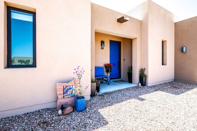 Photo - Stunning 3-Bedroom Home with Mountain Views in Tessera