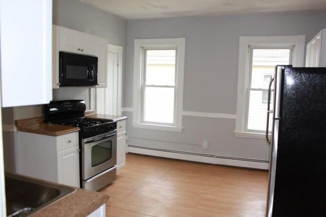 Photo - 17 Ballard St Unit 2