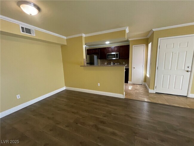 Photo - 1150 N Buffalo Dr Unit 1041