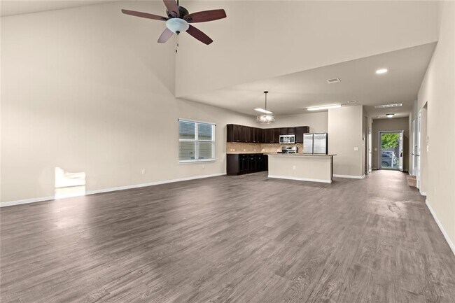 Photo - 407 Camellia Dr