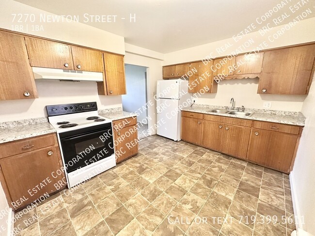 Building Photo - 7270 Newton St Unit H