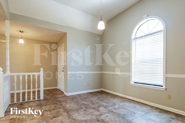 Photo - 2084 Littlemore Dr