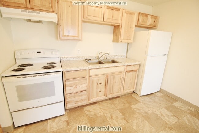 Kitchen - 937 N 17th St Unit #B