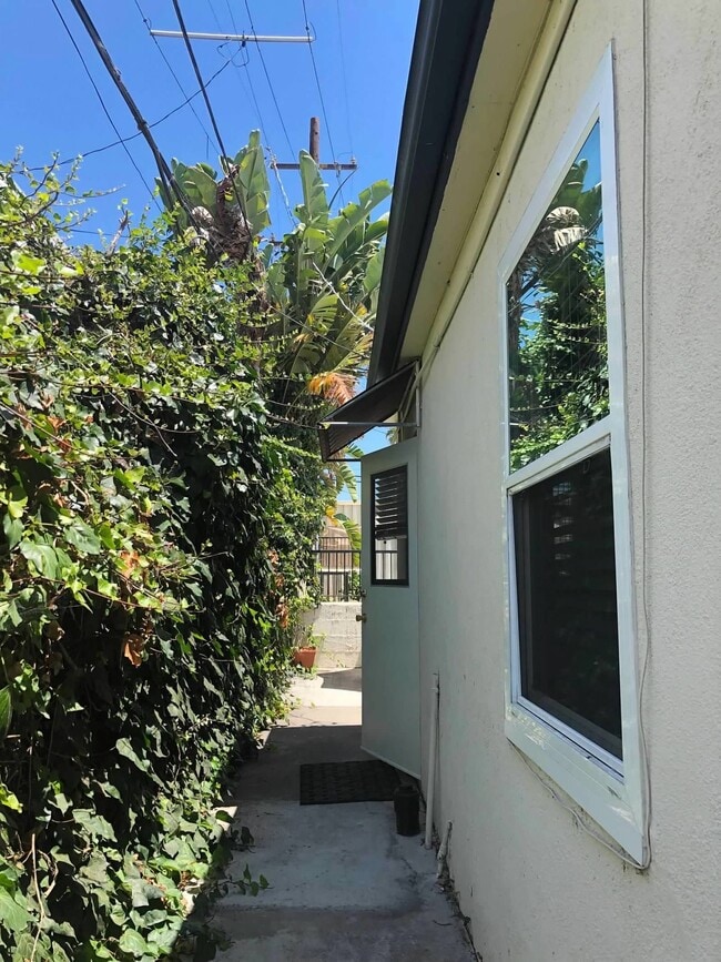 Photo - 110 W El Portal