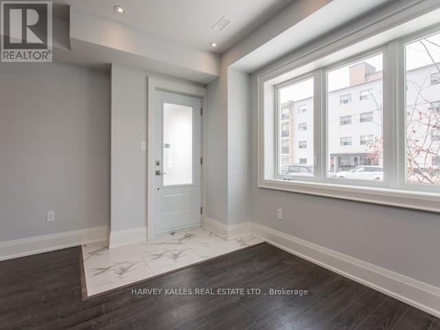 Photo - 989 Avenue Rd