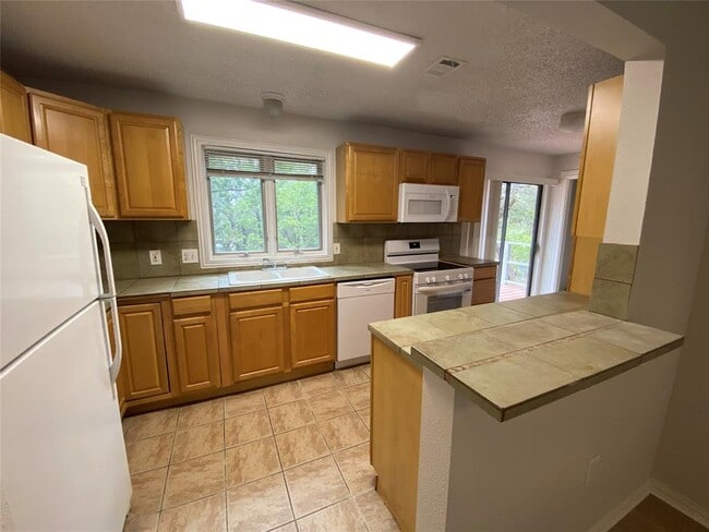 Photo - 1516 Lisa Dr