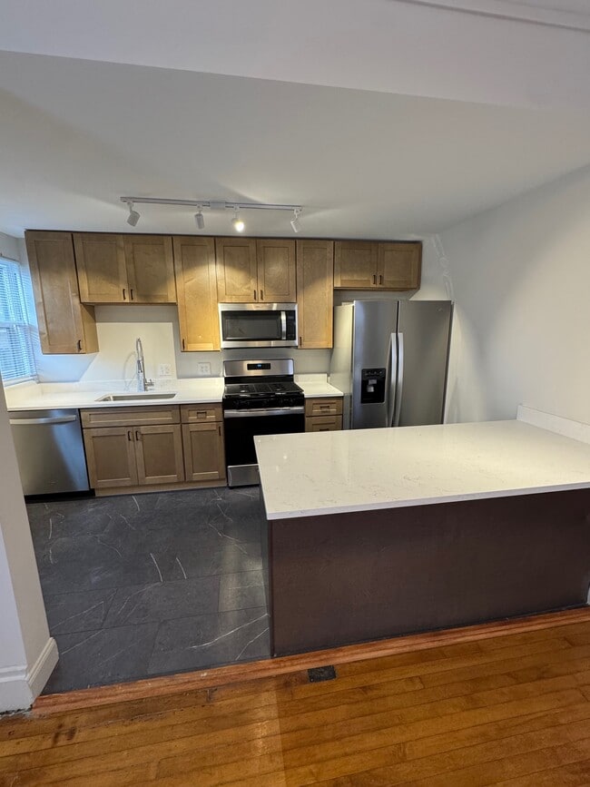 Building Photo - 1212 Dennison Ave Unit 1212 Rental