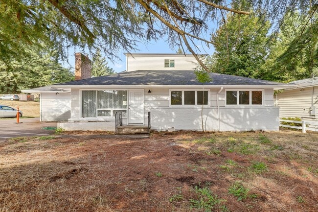 Building Photo - 4 bedroom: Single Level SE Portland Home
