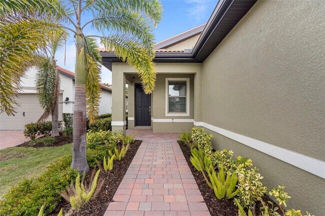 Photo - 108 Soliera St