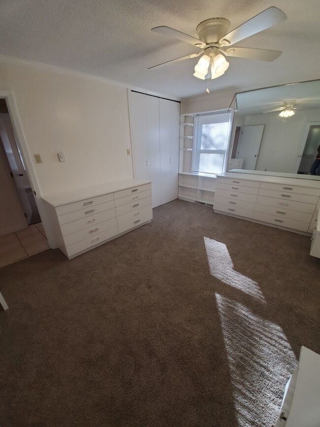 Photo - Home for Rent. Kerr Lake