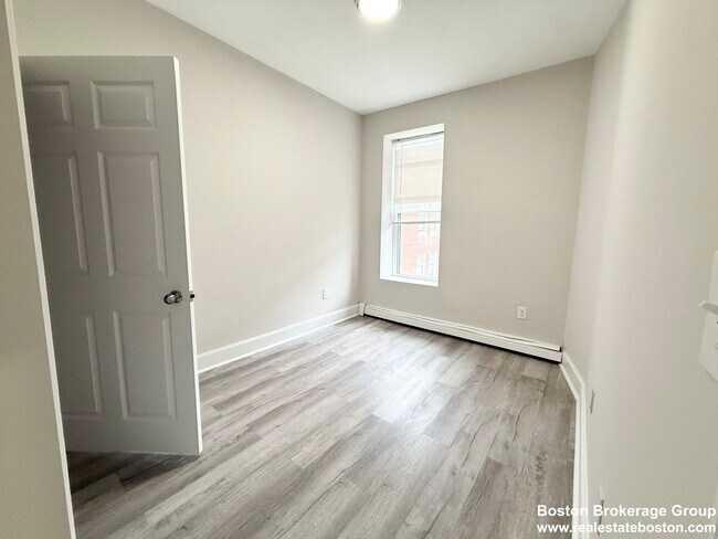 Photo - 15 Ruggles St Unit 4