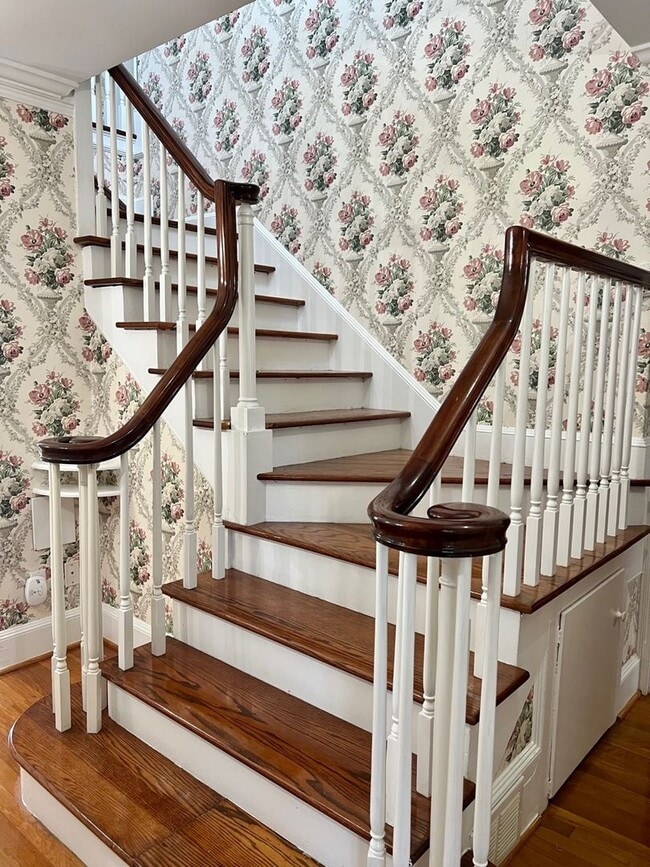 Photo - Three to Four bedroom, 2.5 bath Colonial in Graham