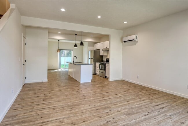 Photo - E. 7th Duplex Unit 2326