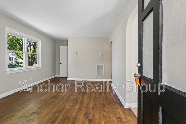 Photo - 7730 Ruthven Rd