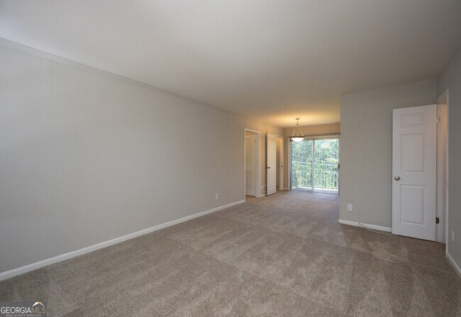 4883 Roswell Rd NE Unit 9V