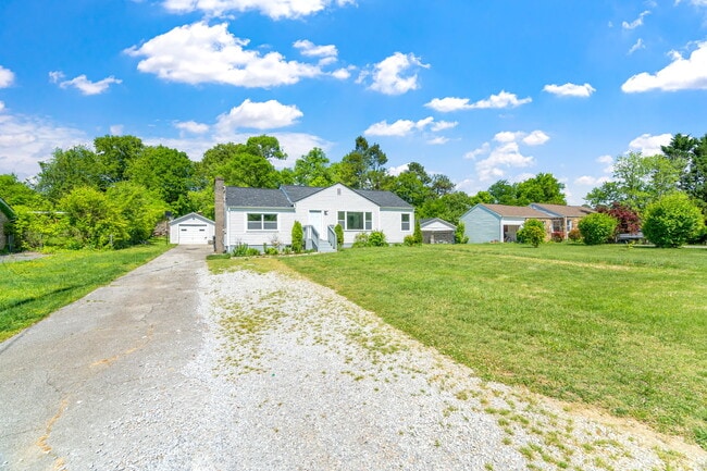 Photo - 5700 Ridgefield Rd