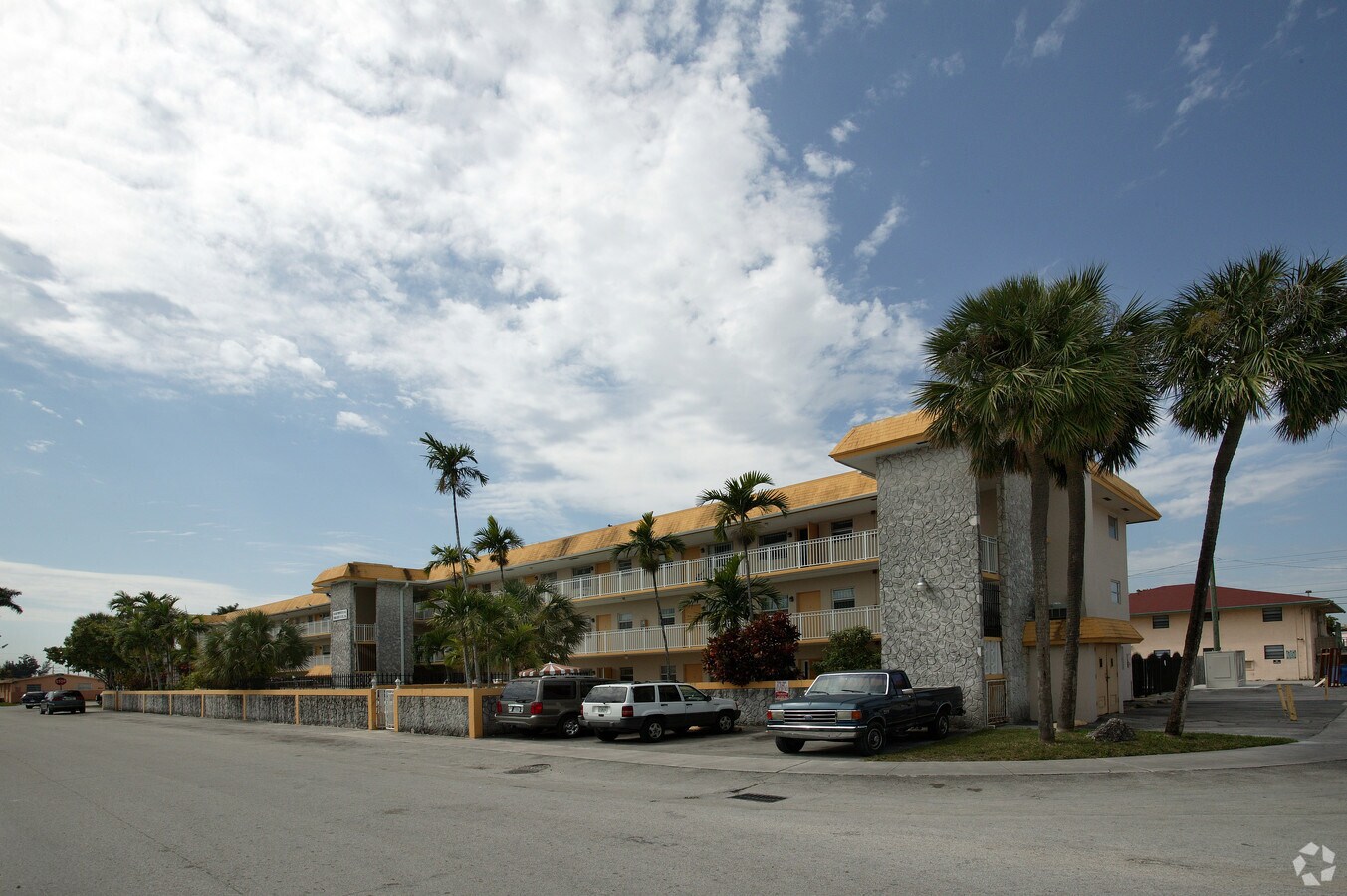 2650 W 11th Ct - 2650 W 11th Ct Apartments