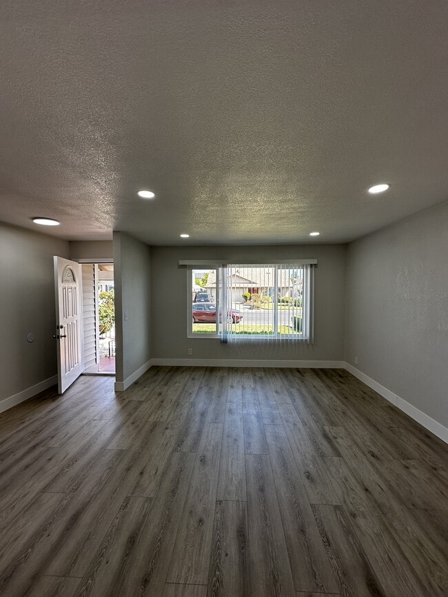 Photo - 3221 San Carlos Way