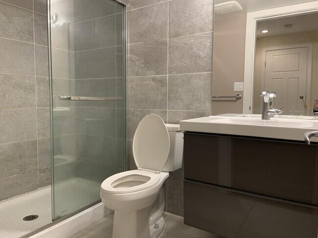 Photo - 2 bedroom in Coquitlam BC V3E 3H1