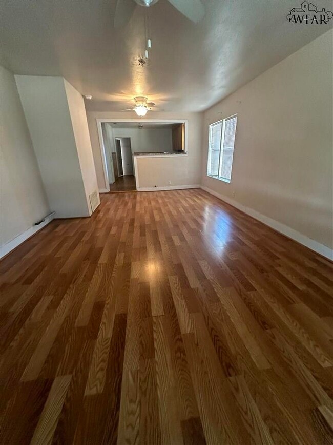 Photo - 3015 Cumberland Ave
