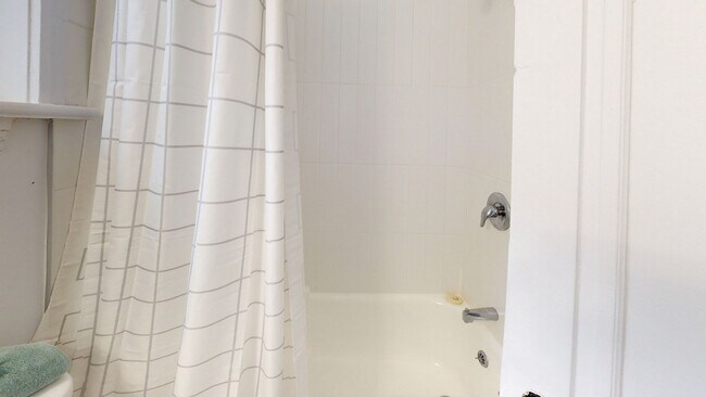 Photo - King Edward Avenue