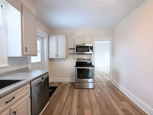 Photo - 47 Superior St