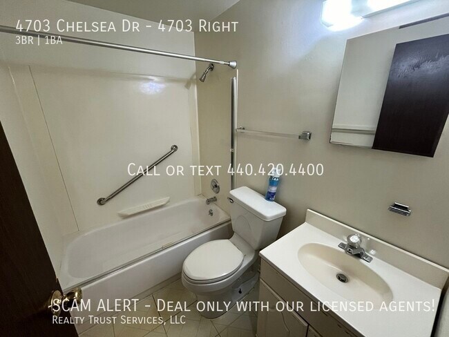 Photo - 3 bed 1 bath Duplex Unit 4703 Right