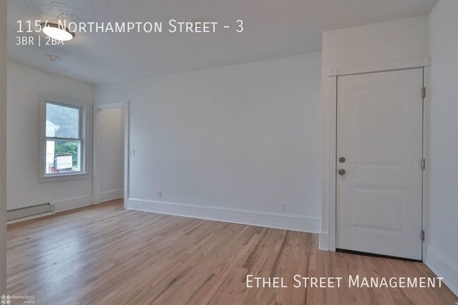 Photo - 1154 Northampton St Unit 3