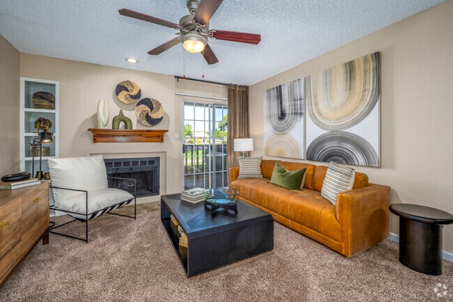 2BR, 2BA - 980SF - Living Room