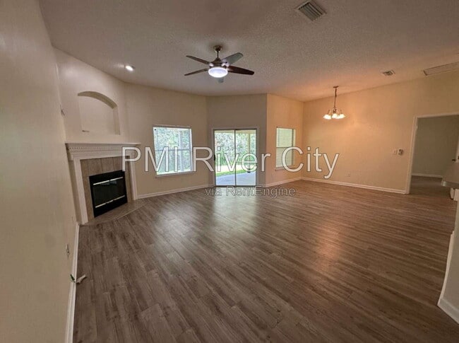 Photo - 533 Alice Cove Ct
