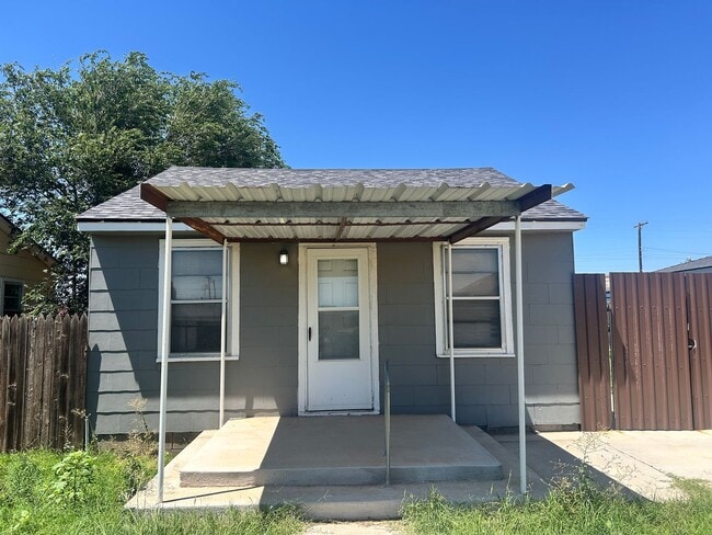 2 Bed 1 Bath Move In Ready! - 2 Bed 1 Bath Move In Ready! House
