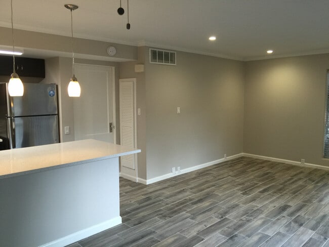 Photo - 3271 Sul Ross St Unidad 12