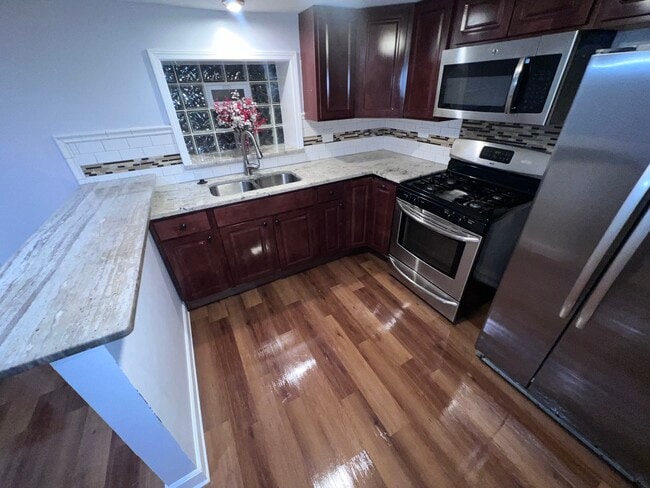 Kitchen Area - 5741 N Artesian Ave Unidad Garden