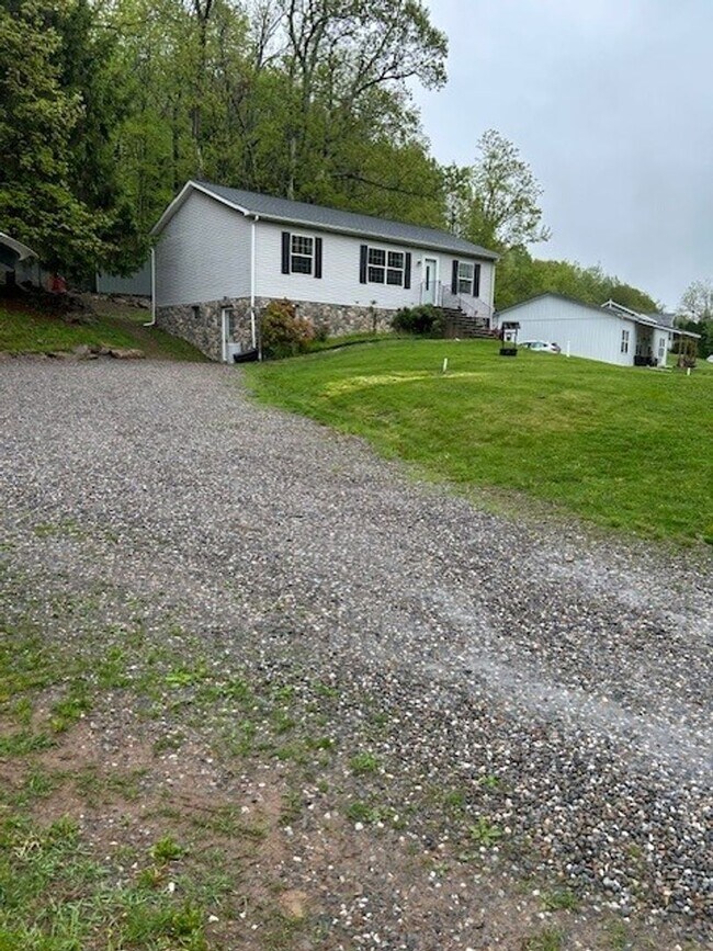 3 bedroom 3 bathroom - 3 bedroom 3 bathroom House