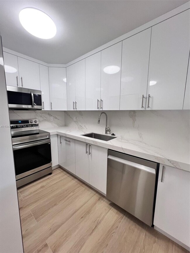 Building Photo - 840 SW 129th Pl Unit 101