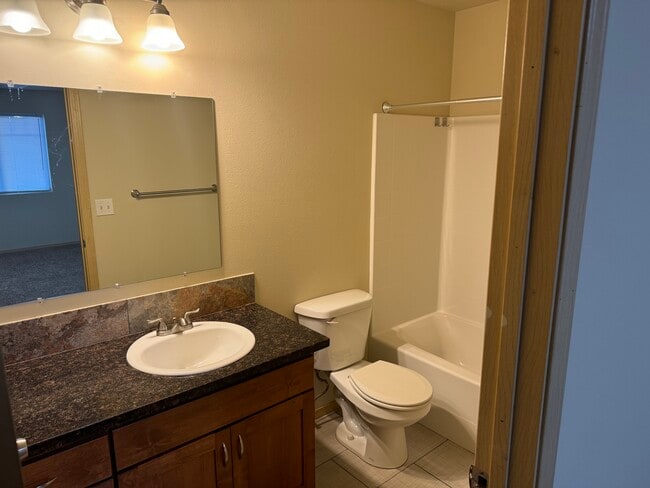 Photo - 417 W Ivanhoe Rd